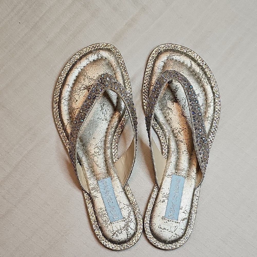 Betsey Johnson Crystal Flip Flop Sandals Size 6